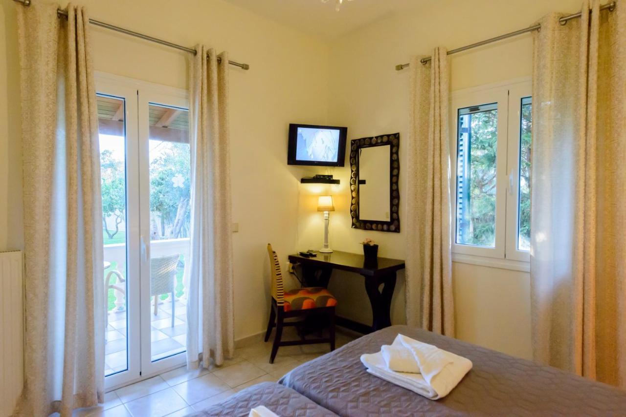 Villa Maxim With Private Pool & Tennis Court Halikounas Exterior foto